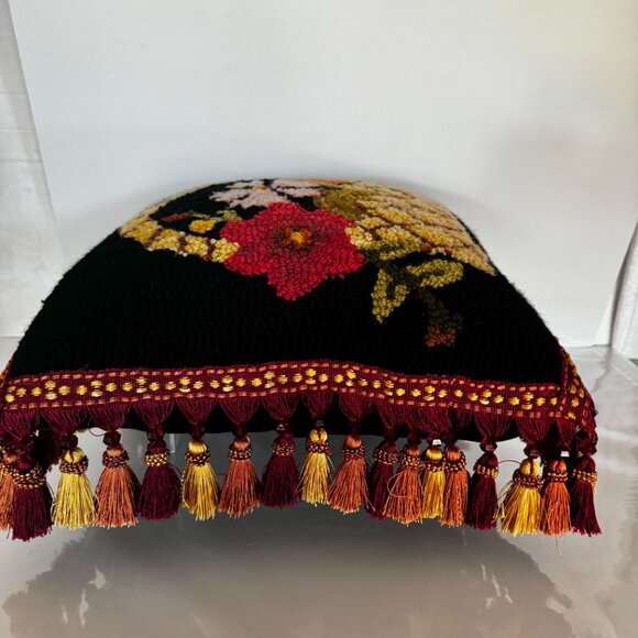 Vtg MCM Hand Hooked Wool Throw Toss Pillow Flower Basket 17x17" Cushion Tasseled - Picture 14 of 16
